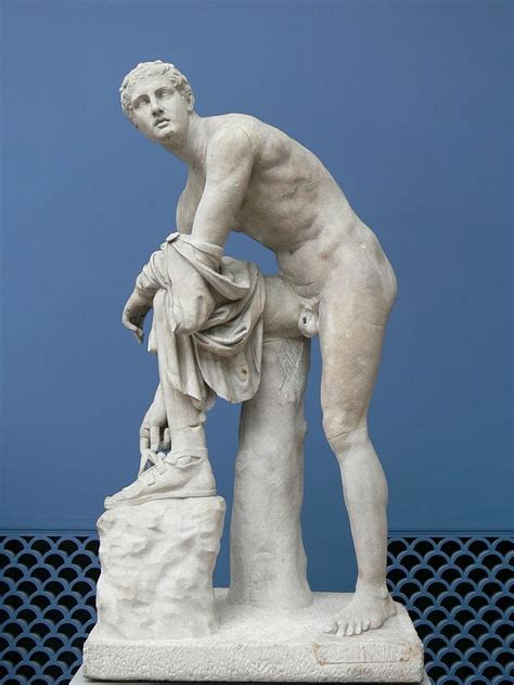 hermes atando as sandálias